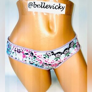 Becca NWT Multicolor Bikini Bottom Size Small $58 E84
